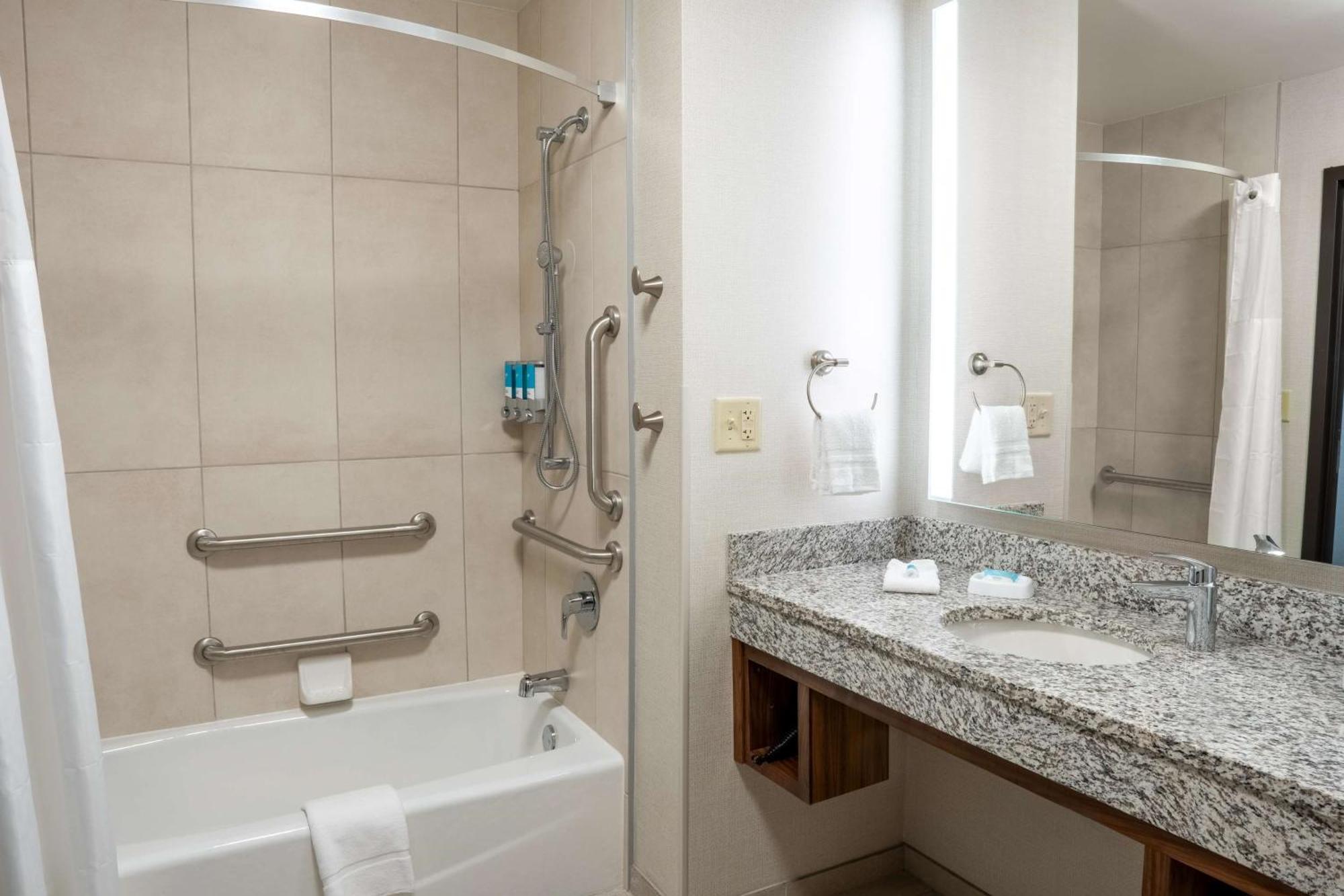 Drury Plaza Hotel Dallas Арлингтон Экстерьер фото